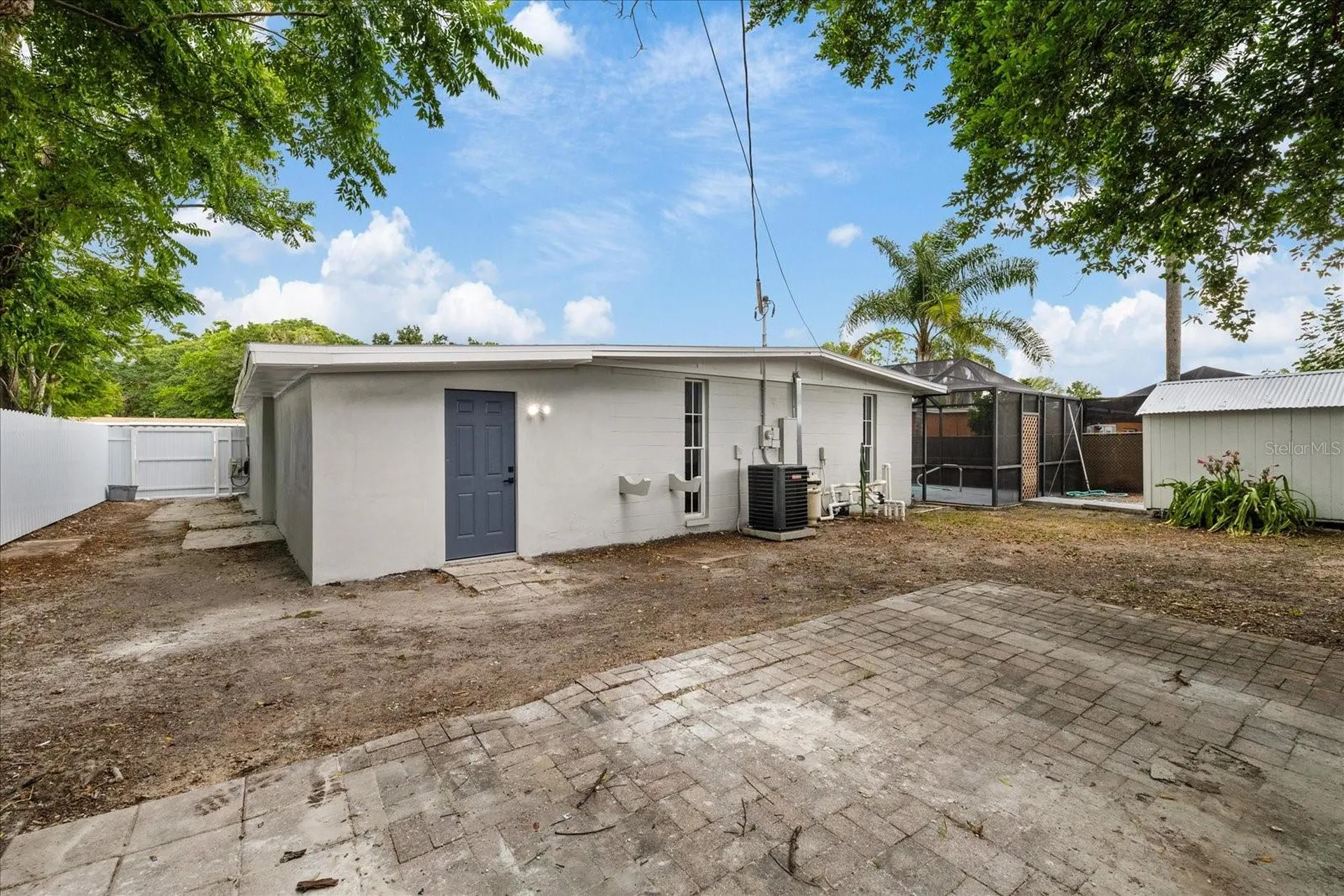 1130 Dogwood Avenue Tampa FL 33613