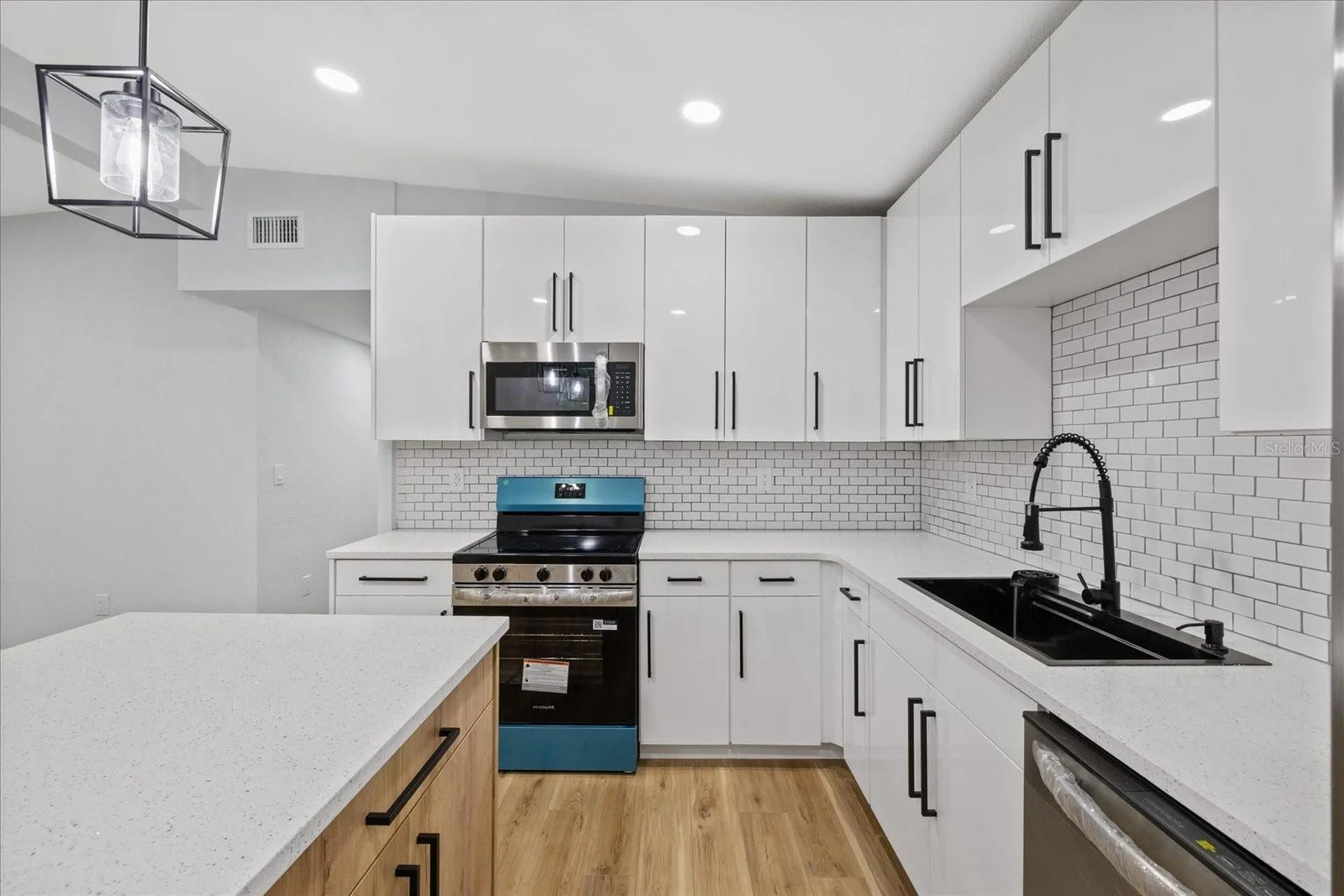 1130 Dogwood Avenue Tampa FL 33613
