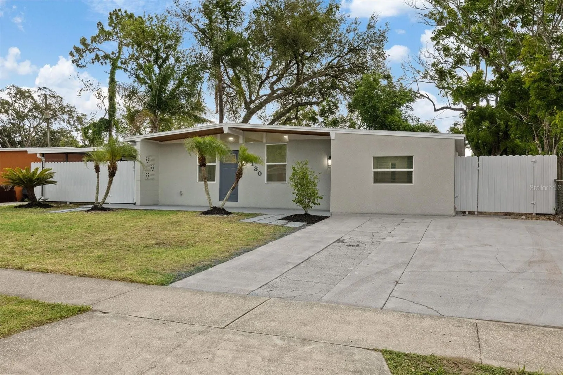 1130 Dogwood Avenue Tampa FL 33613