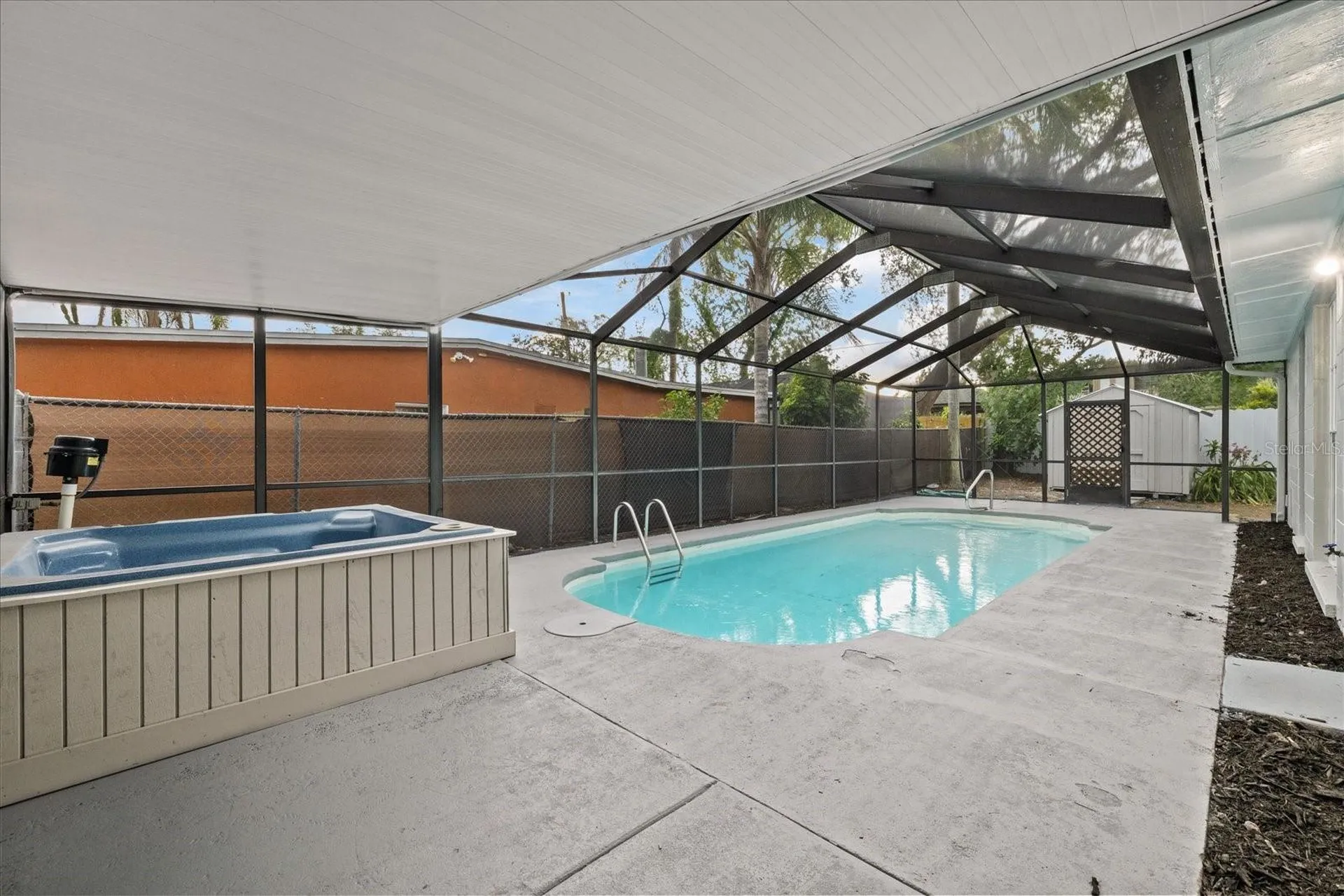 1130 Dogwood Avenue Tampa FL 33613
