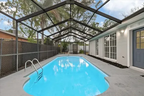 1130 Dogwood Avenue Tampa FL 33613