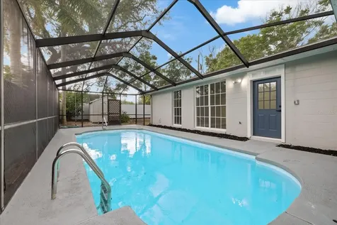 1130 Dogwood Avenue Tampa FL 33613