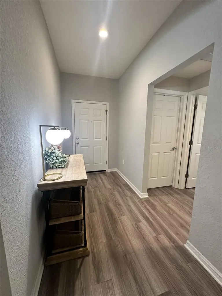 6911 Gideon Circle Zephyrhills FL 33541
