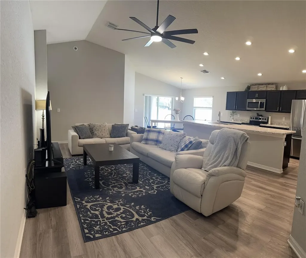 6911 Gideon Circle Zephyrhills FL 33541