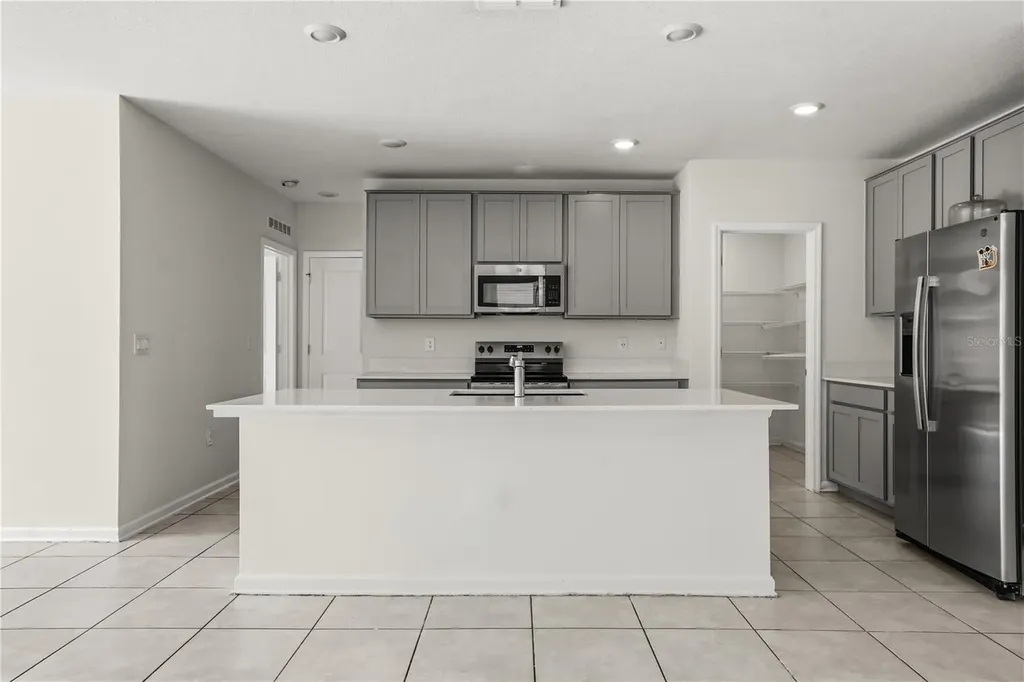 1721 White Water Court Davenport FL 33837