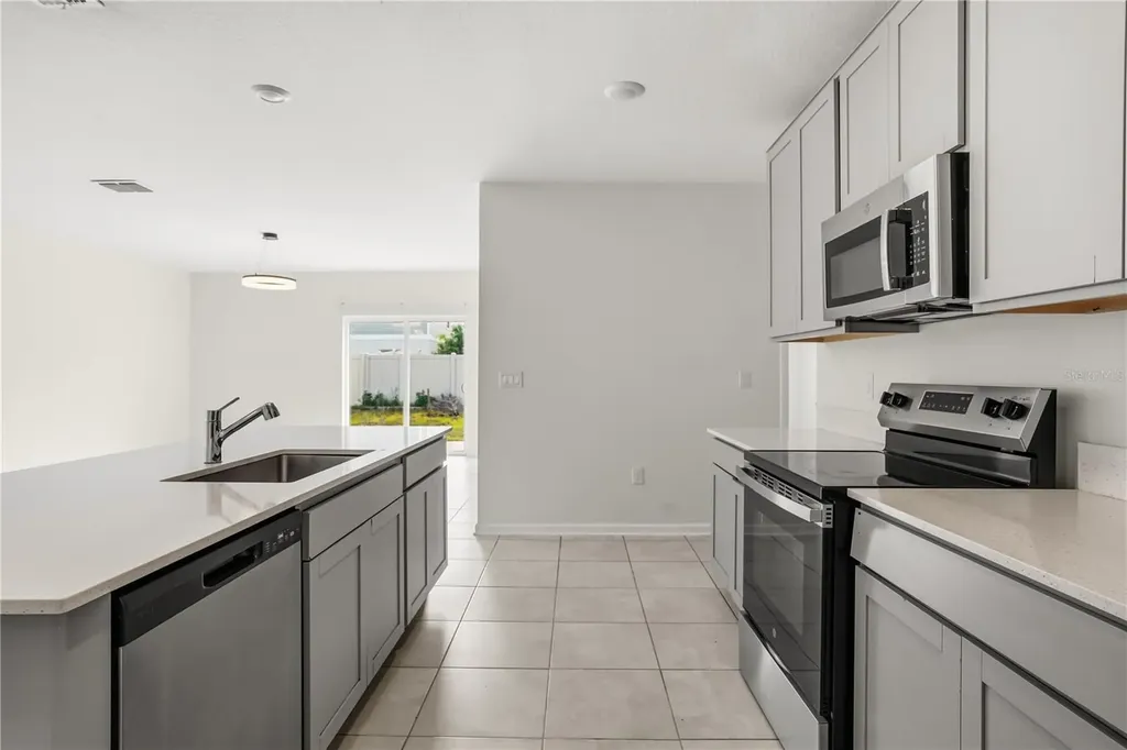 1721 White Water Court Davenport FL 33837