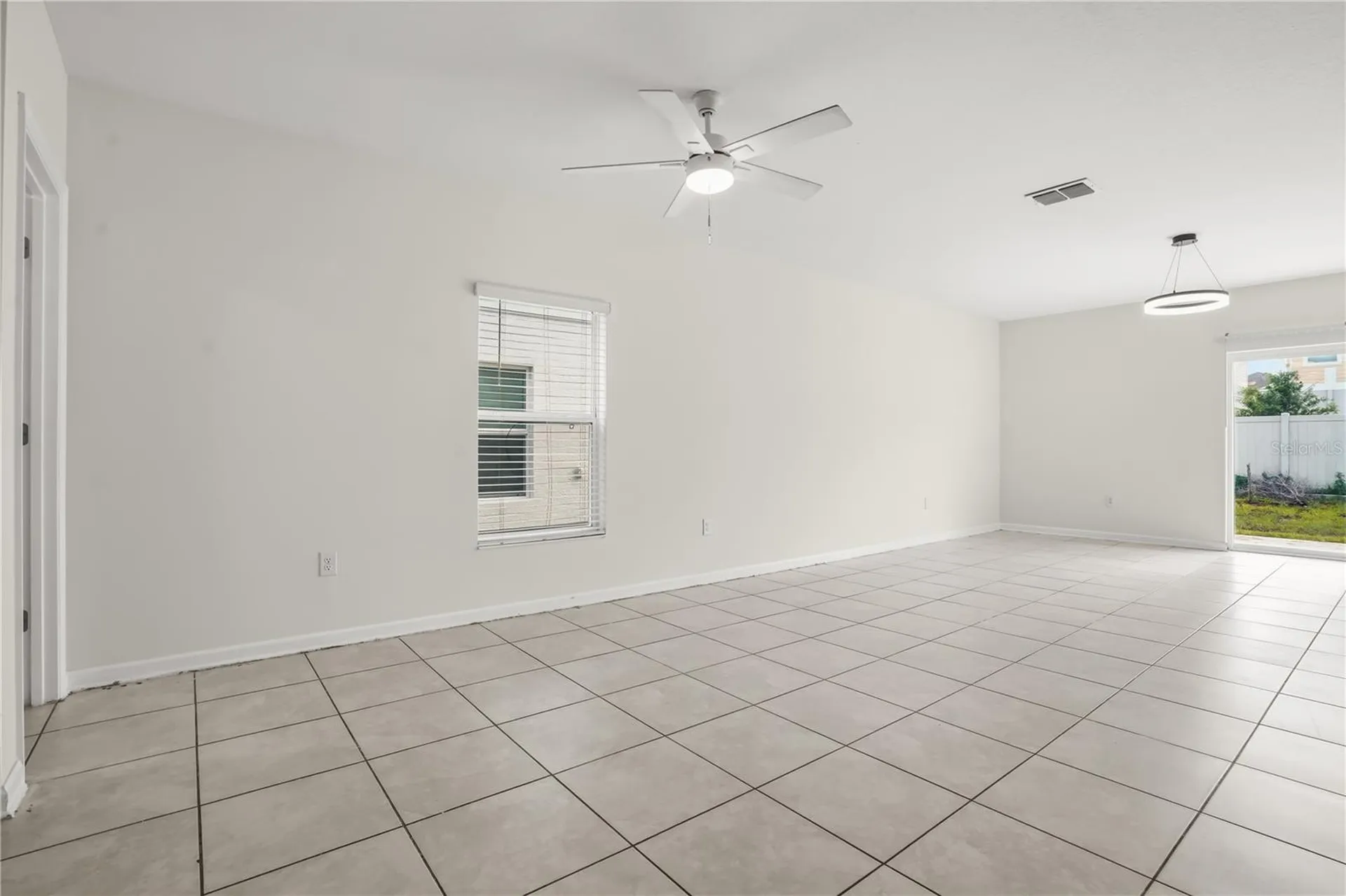 1721 White Water Court Davenport FL 33837