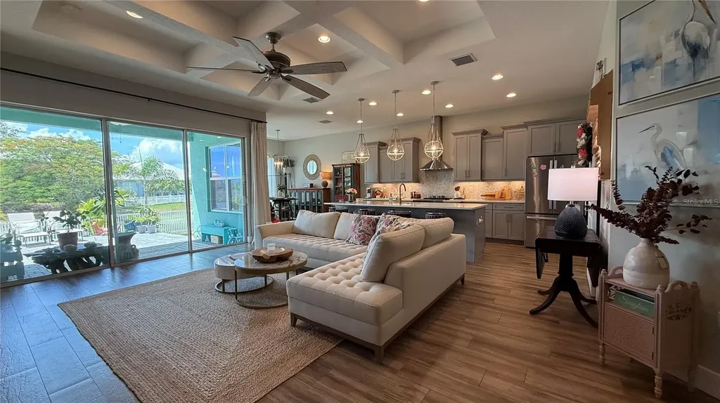 6412 Grenada Island Avenue Apollo Beach FL 33572