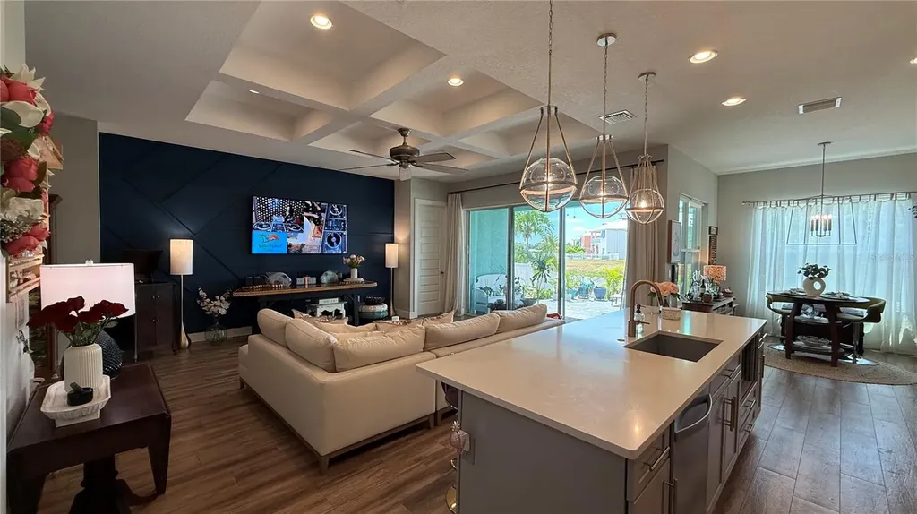 6412 Grenada Island Avenue Apollo Beach FL 33572