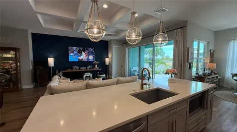 6412 Grenada Island Avenue Apollo Beach FL 33572