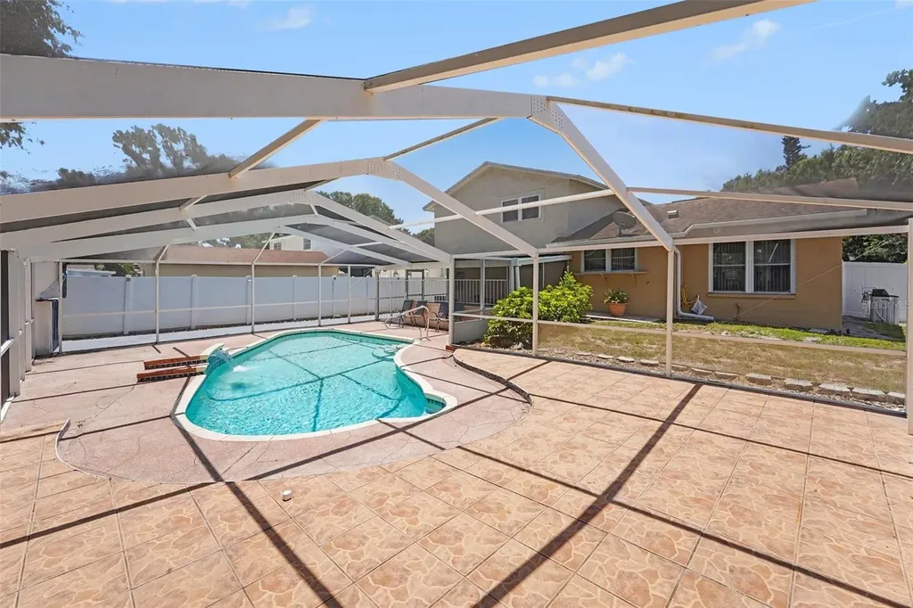8206 Vassar Circle Tampa FL 33634