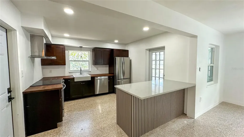 701 52nd Avenue S St Petersburg FL 33705