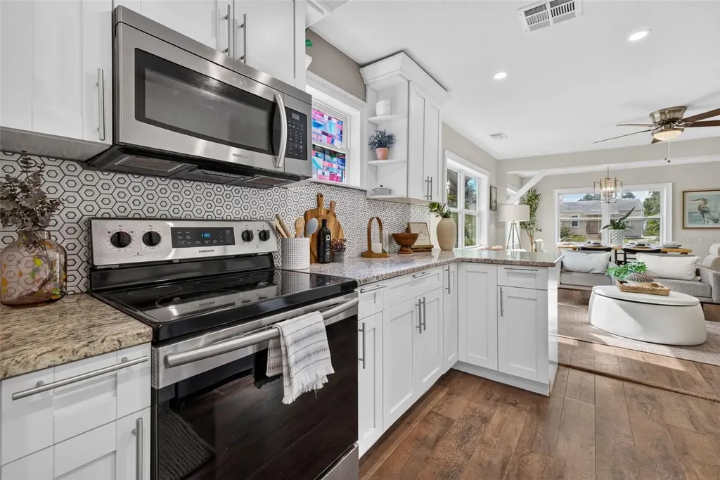 2520 15th Avenue N St Petersburg FL 33713