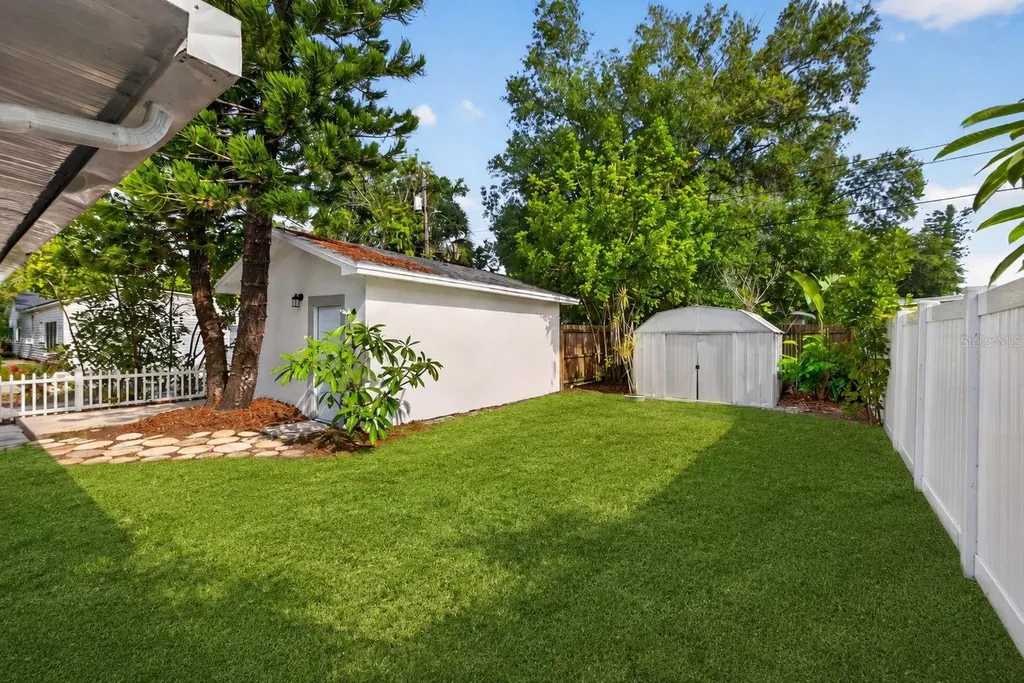 2520 15th Avenue N St Petersburg FL 33713