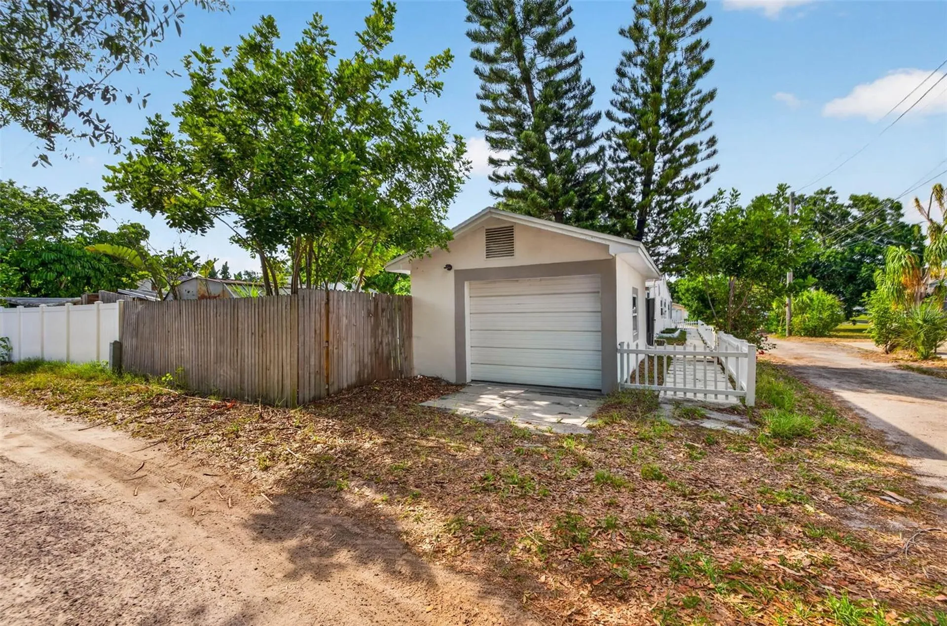 2520 15th Avenue N St Petersburg FL 33713