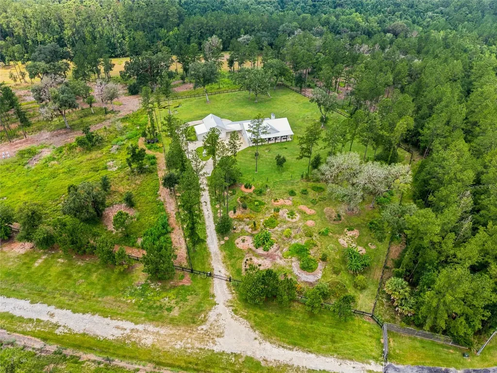 10080 SE 1st Street Road Silver Springs FL 34488