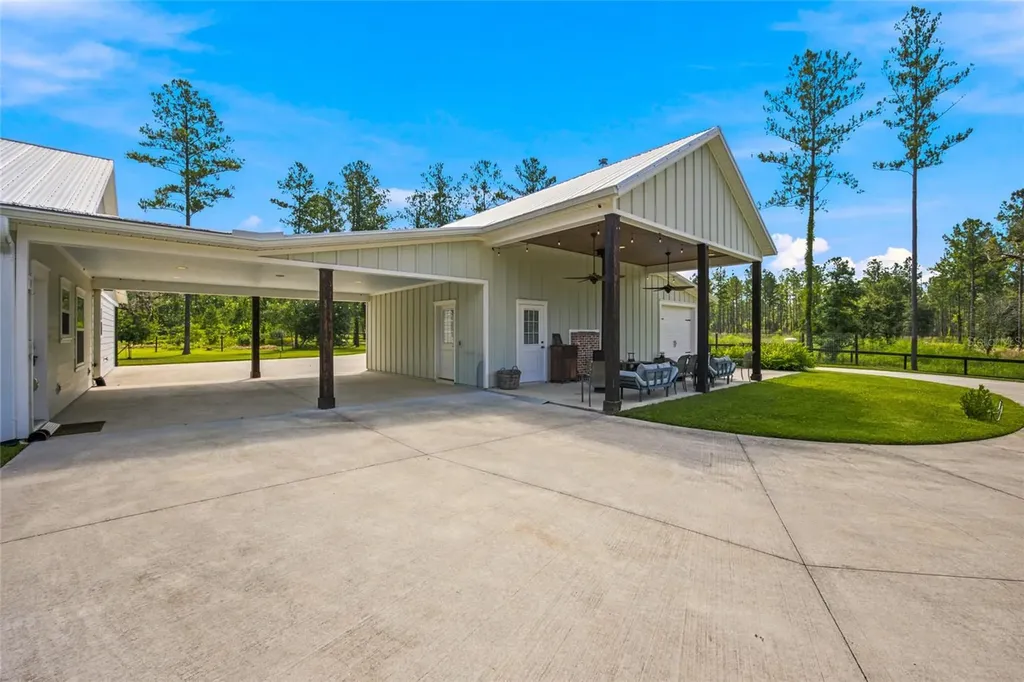 10080 SE 1st Street Road Silver Springs FL 34488