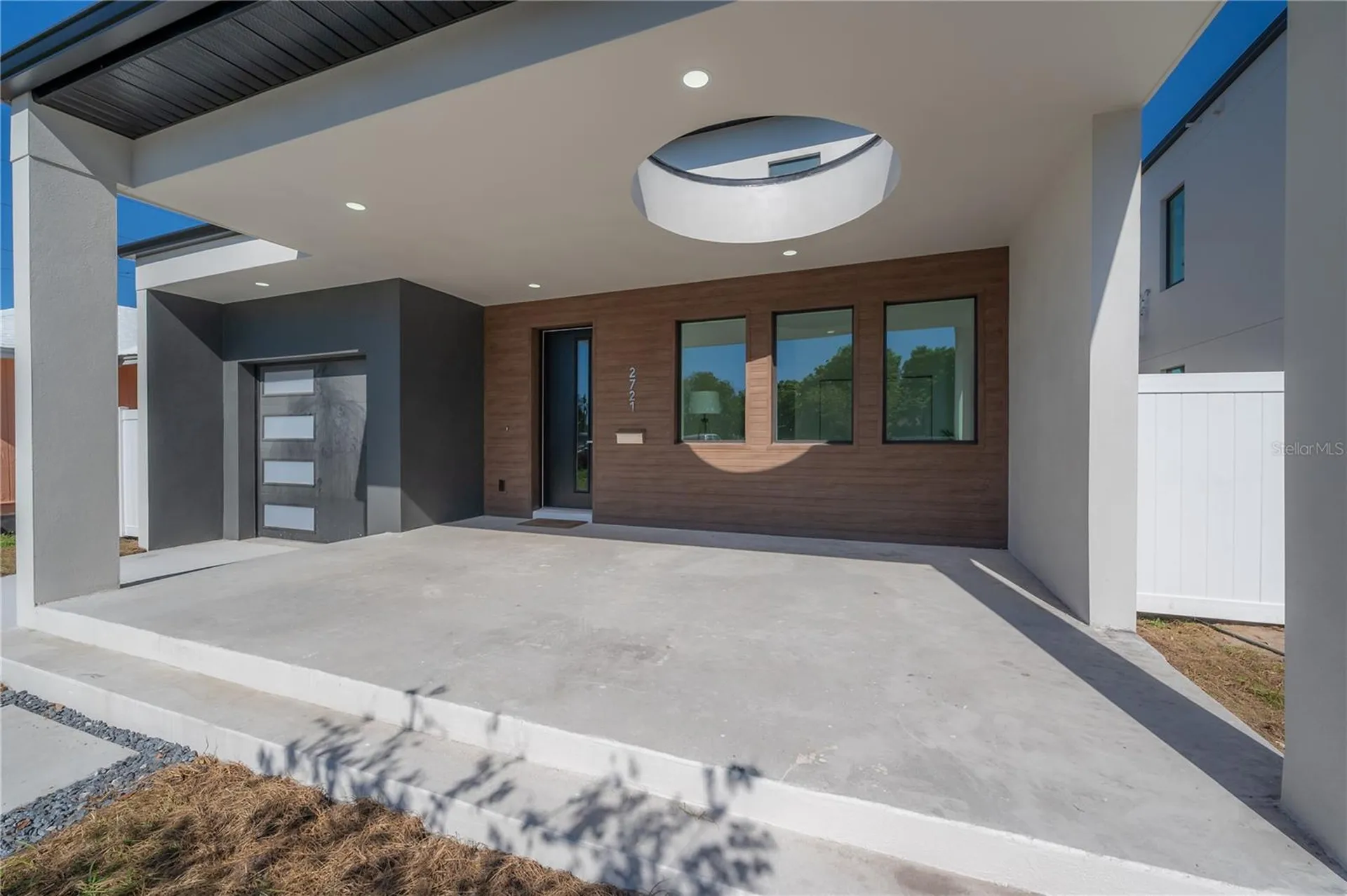 2721 17th Avenue N St Petersburg FL 33713