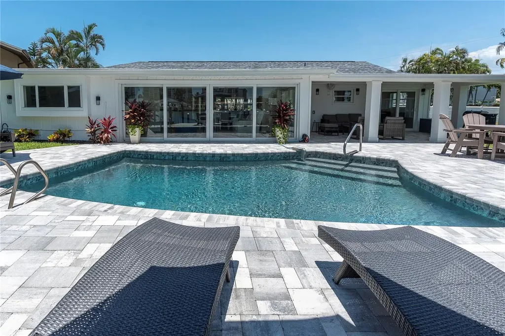 24 Marina Terrace Treasure Island FL 33706