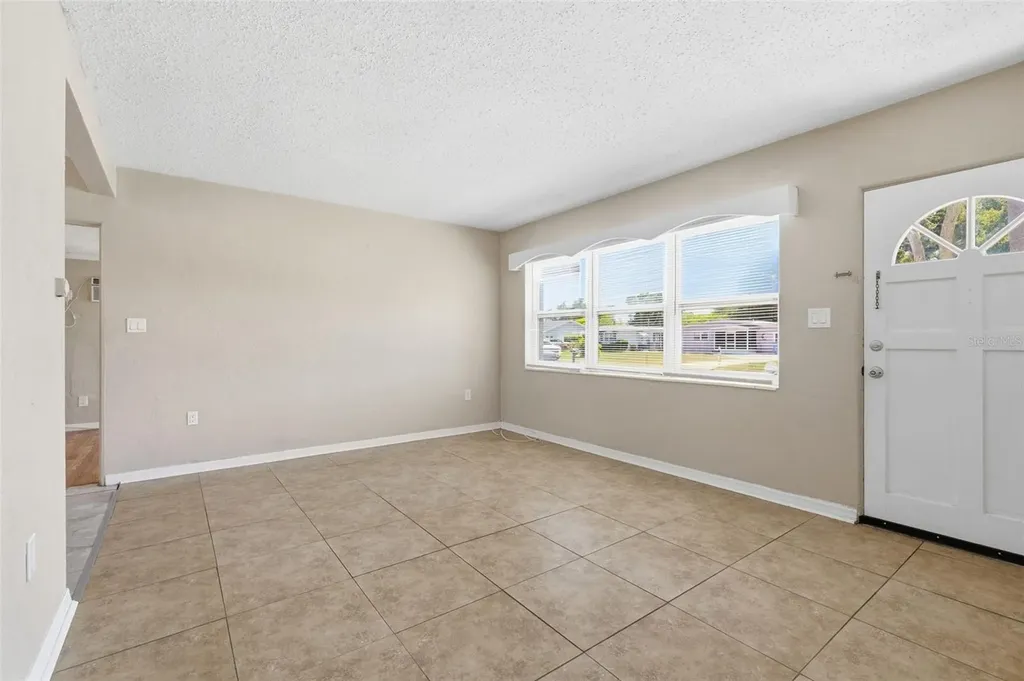 8871 93rd Street Seminole FL 33777