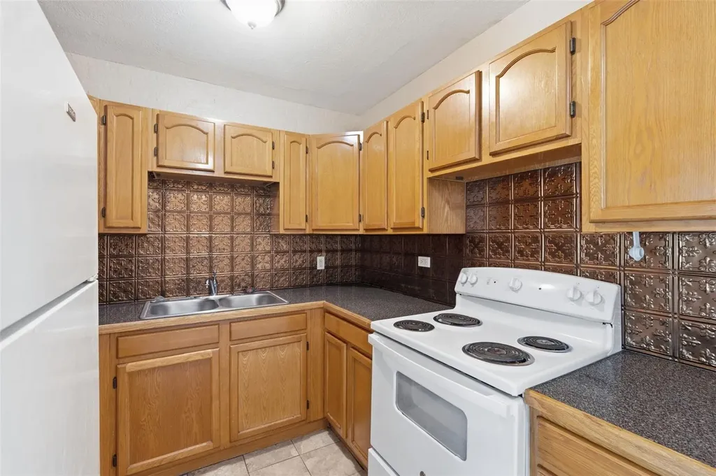 8871 93rd Street Seminole FL 33777