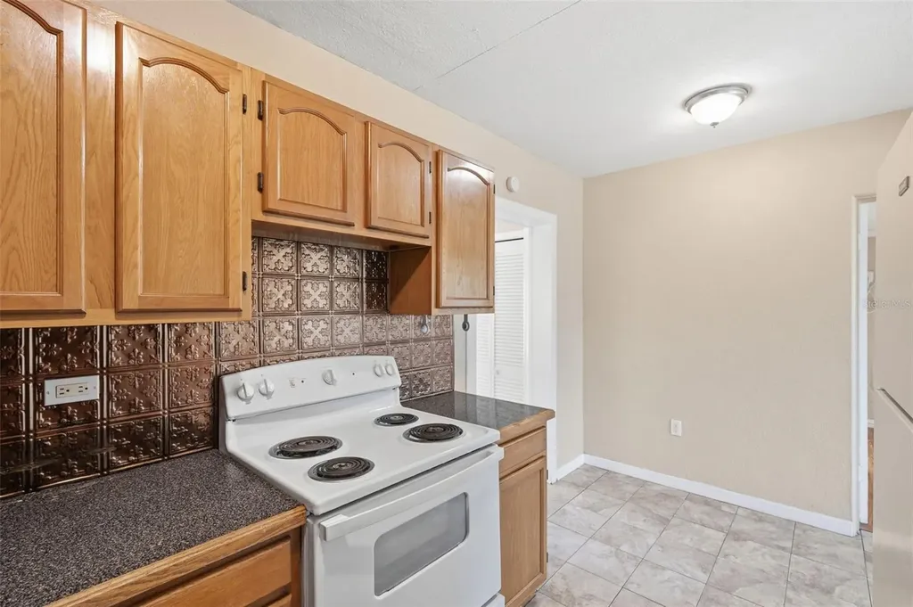 8871 93rd Street Seminole FL 33777