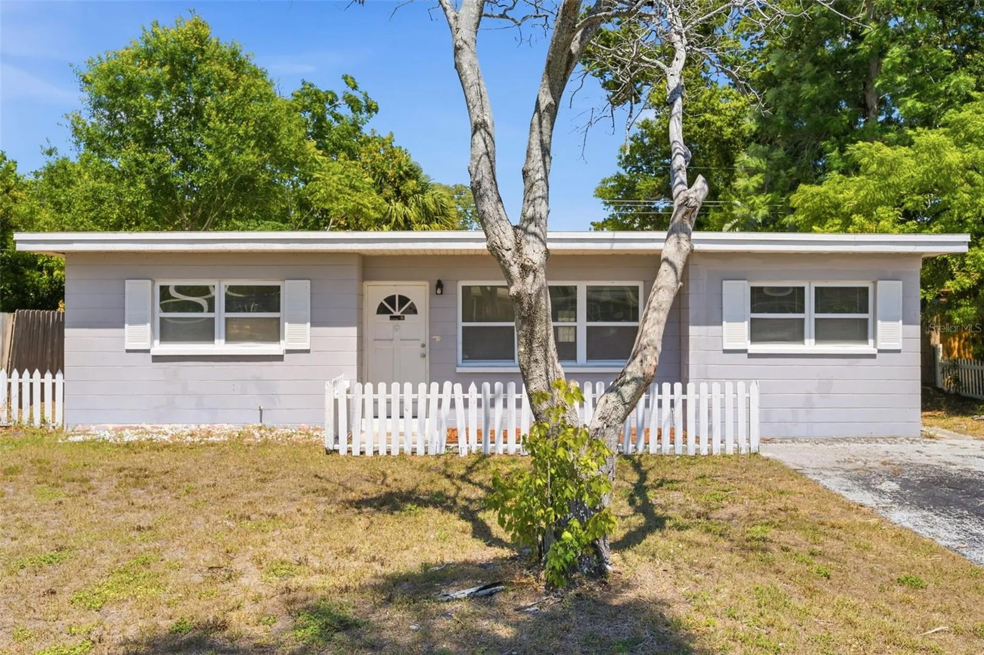 8871 93rd Street Seminole FL 33777