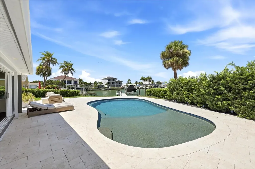 121 79th Street S St Petersburg FL 33707