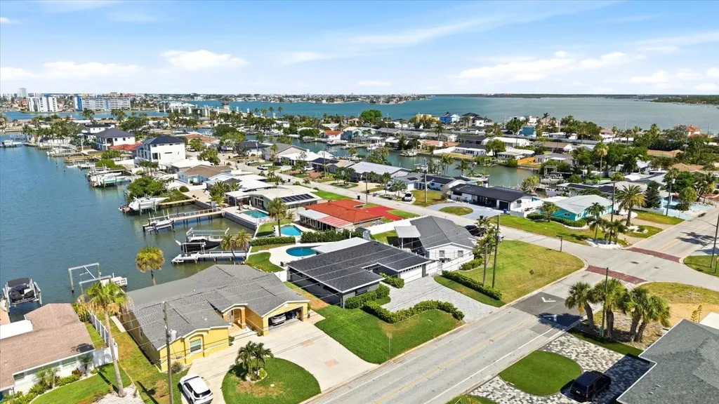 121 79th Street S St Petersburg FL 33707
