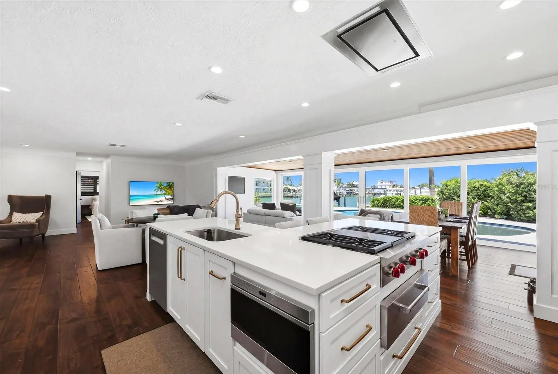 121 79th Street S St Petersburg FL 33707