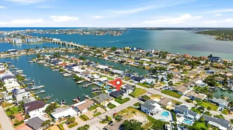 121 79th Street S St Petersburg FL 33707