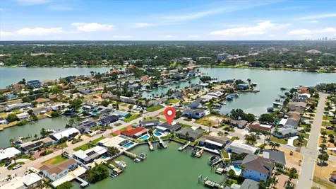 121 79th Street S St Petersburg FL 33707