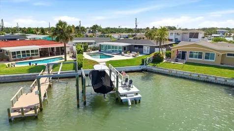 121 79th Street S St Petersburg FL 33707