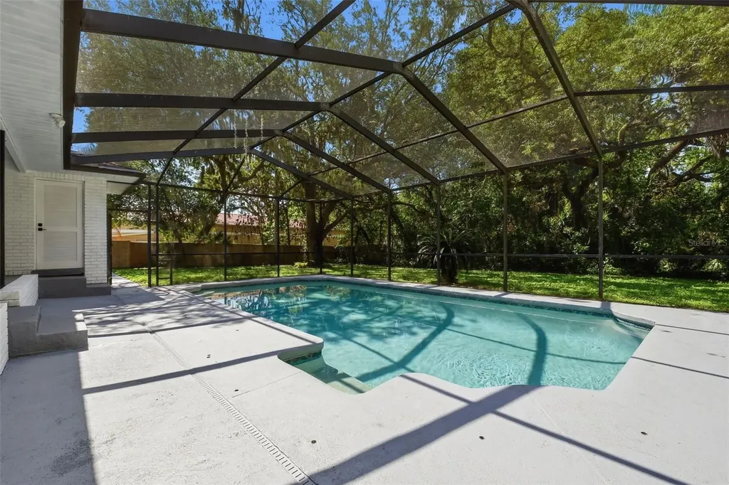 5305 E 127th Avenue Tampa FL 33617