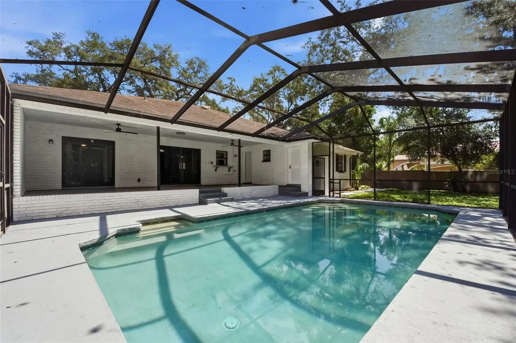 5305 E 127th Avenue Tampa FL 33617