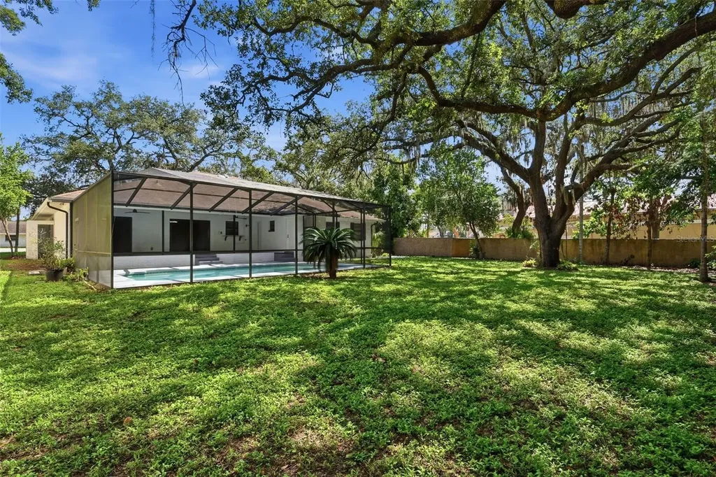 5305 E 127th Avenue Tampa FL 33617