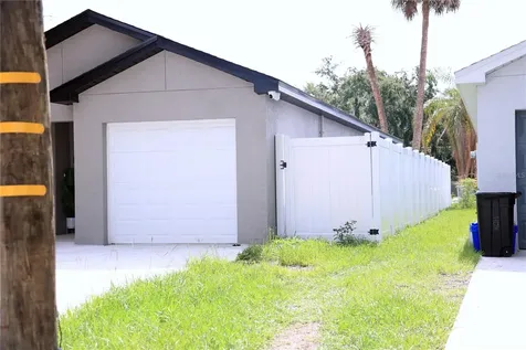 1613 W Pear Avenue Sanford FL 32771
