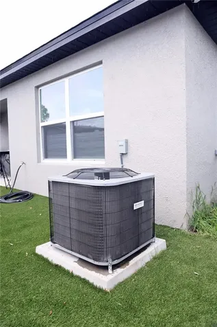 1613 W Pear Avenue Sanford FL 32771