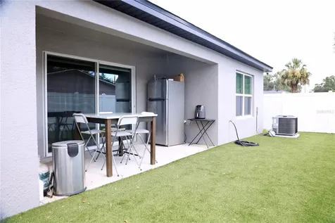 1613 W Pear Avenue Sanford FL 32771