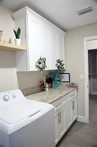 1613 W Pear Avenue Sanford FL 32771