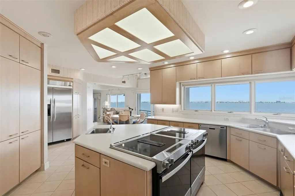 2869 Seabreeze Drive S Gulfport FL 33707
