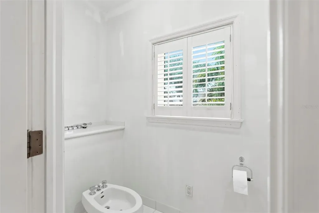 2869 Seabreeze Drive S St Petersburg FL 33707