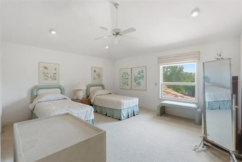2869 Seabreeze Drive S St Petersburg FL 33707