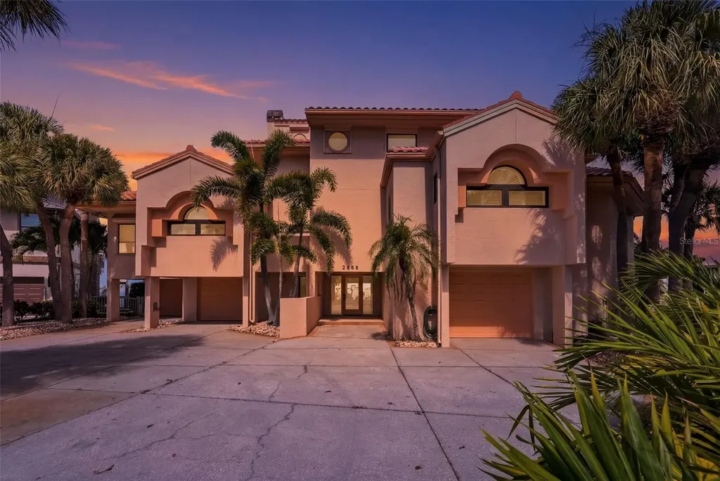 2869 Seabreeze Drive S St Petersburg FL 33707