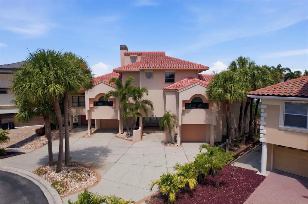 2869 Seabreeze Drive S Gulfport FL 33707