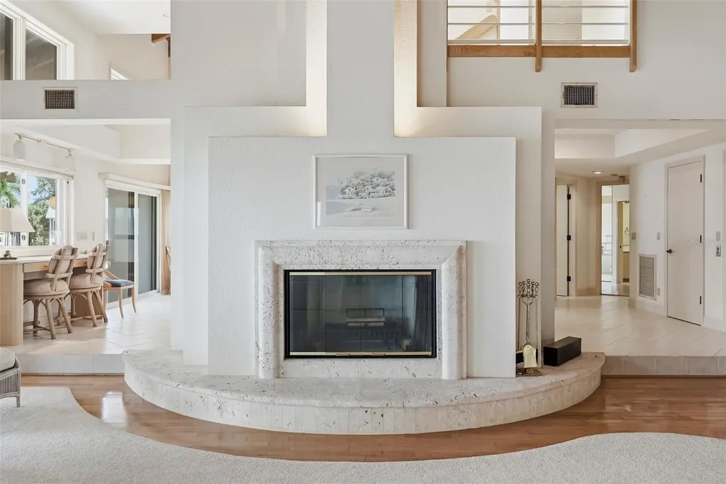 2869 Seabreeze Drive S St Petersburg FL 33707