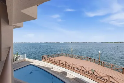 2869 Seabreeze Drive S Gulfport FL 33707