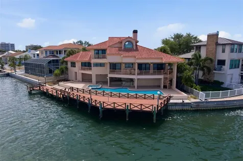 2869 Seabreeze Drive S St Petersburg FL 33707