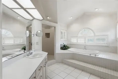 2869 Seabreeze Drive S St Petersburg FL 33707