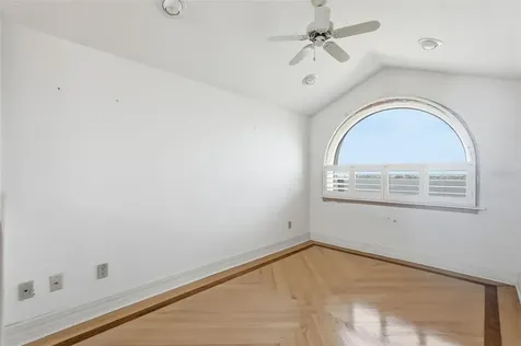 2869 Seabreeze Drive S St Petersburg FL 33707